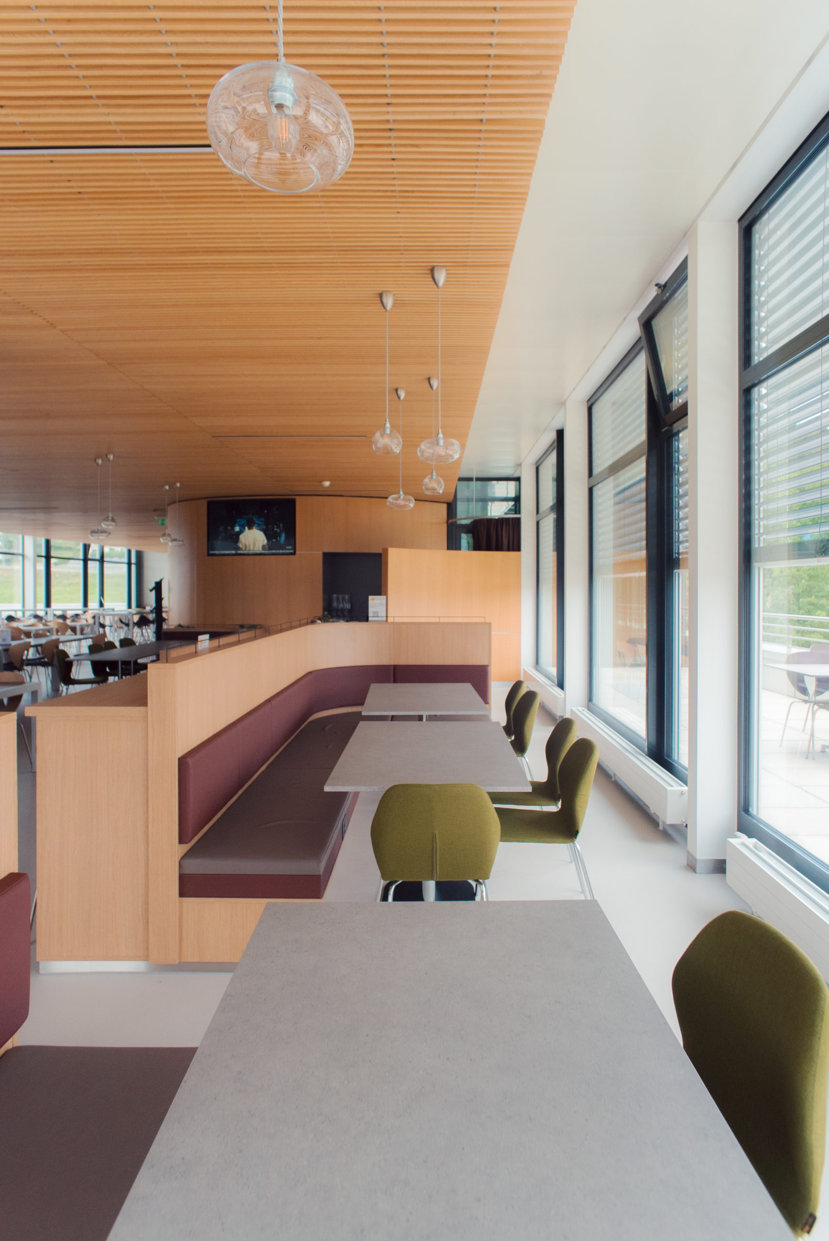 JLC CAFET 20MM 3 TABLES ET CINTRES